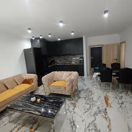 Krásny Slnečný V Blízkosti Centra Mesta *